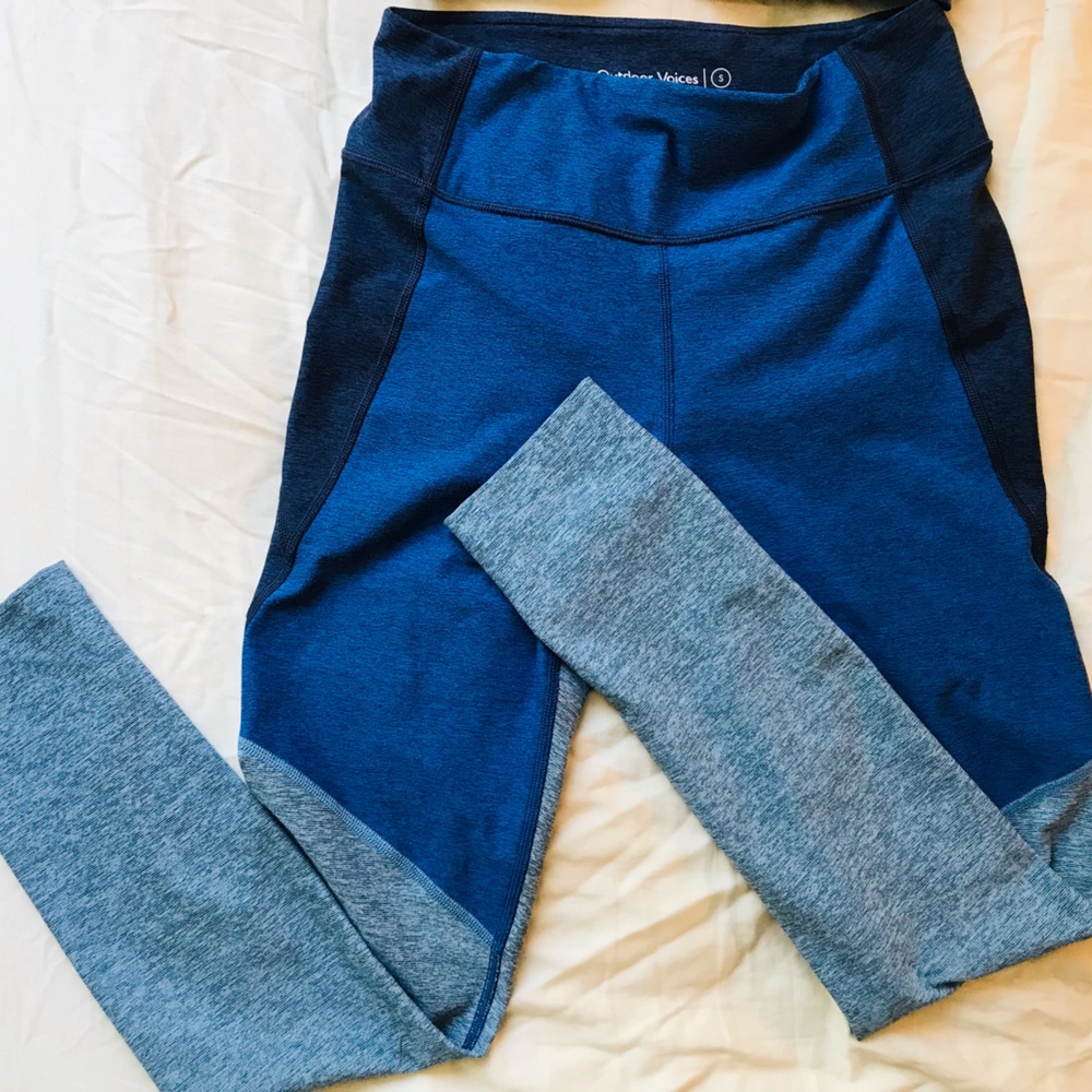 Outdoor Voices 7/8 tri-tone legging in blue, size small